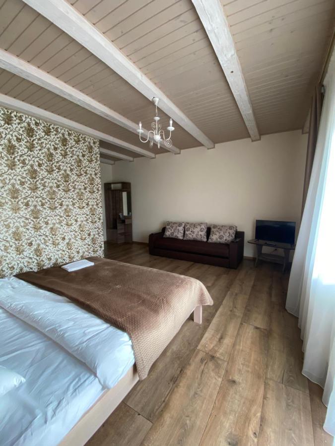 Солодкий Гранат Hotel Slavske Ngoại thất bức ảnh